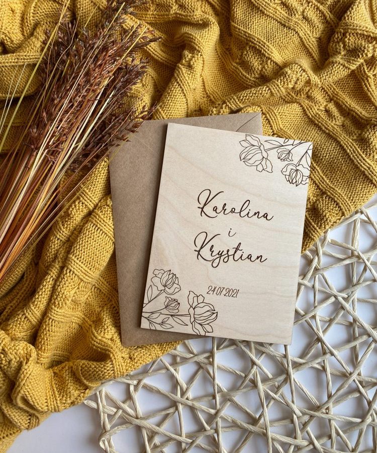 Kartka drewniana na ślub z życzeniami Piwonia