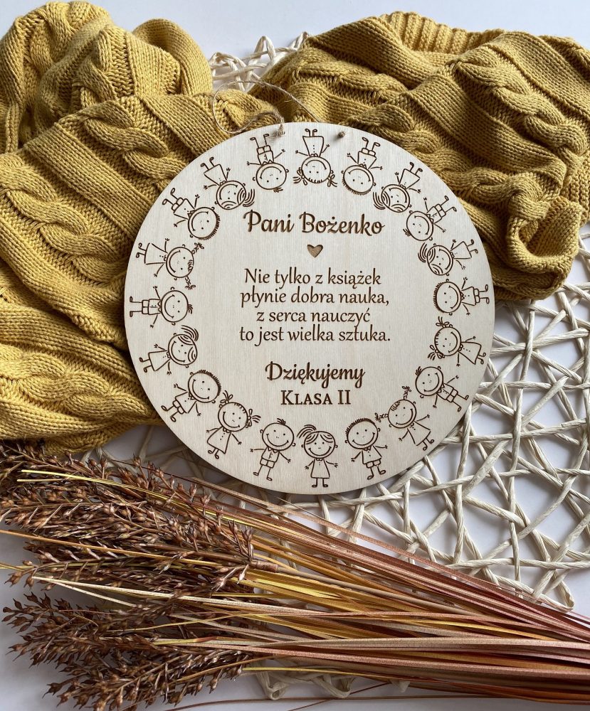 Tabliczka z postaciami dzieci dla nauczyciela