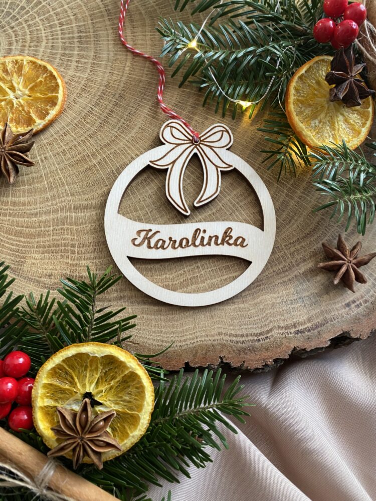 Drewniana bombka Kokardka z imieniem
