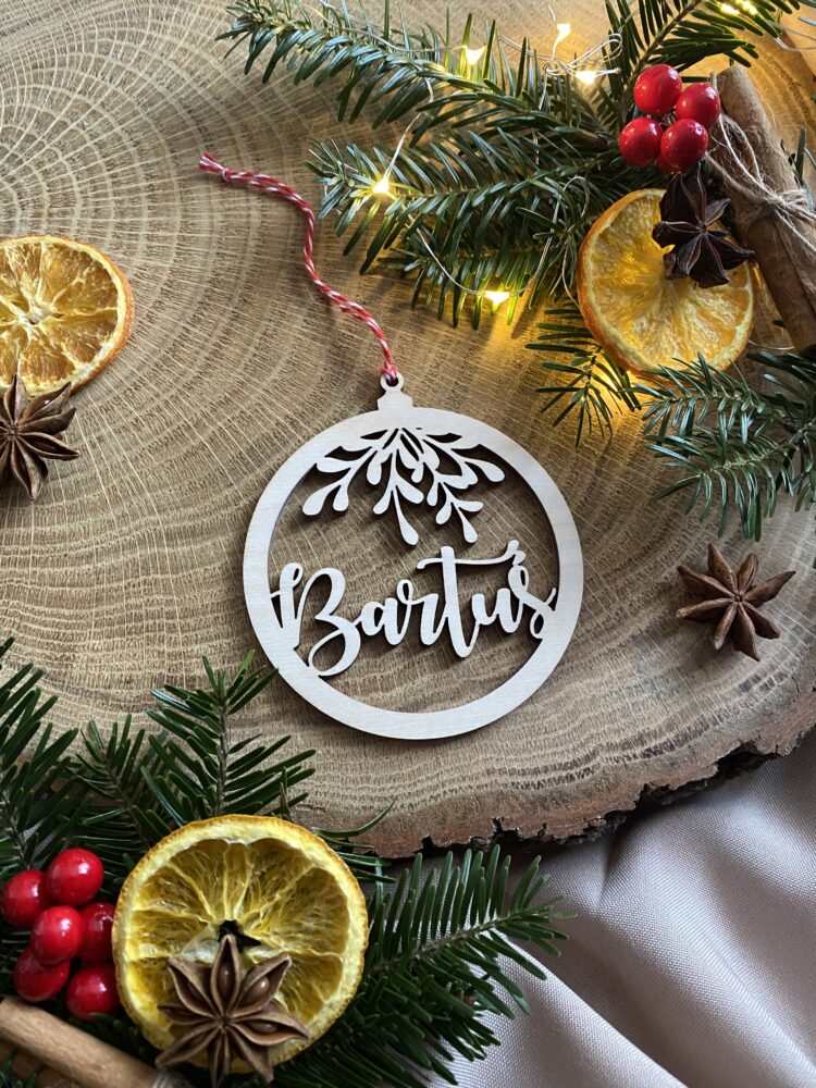 Drewniana bombka Jemioła z imieniem