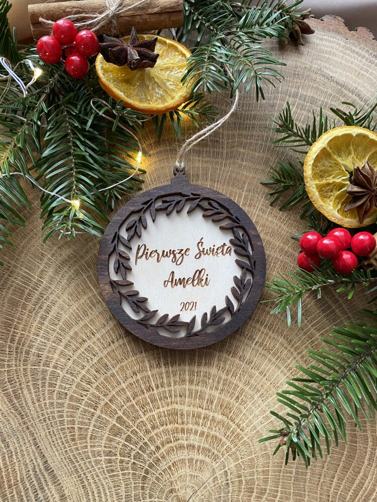 Drewniana bombka 3D wianuszek z imieniem