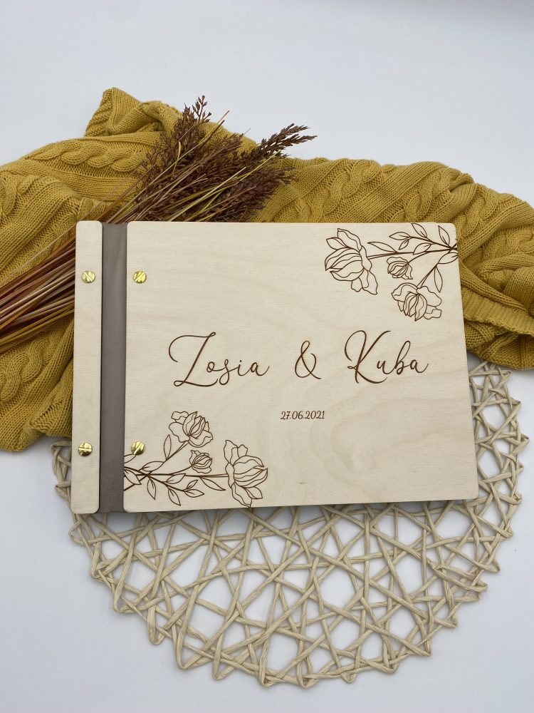 Drewniany album Księga gości Piwonia