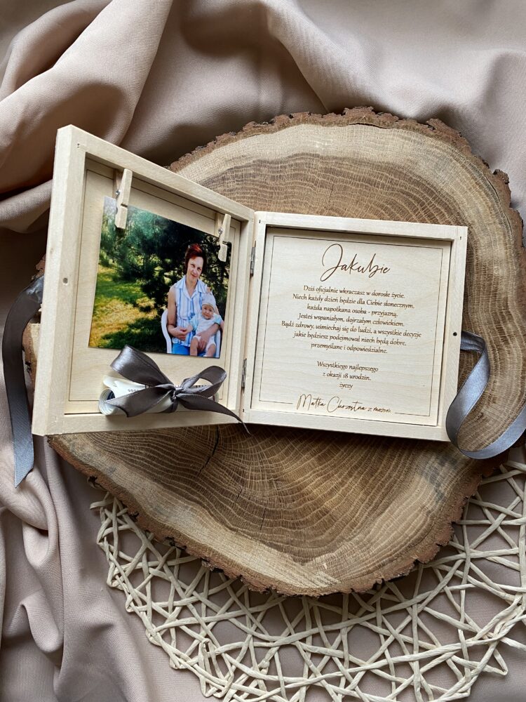 Pudełko z życzeniami urodzinowymi ze zdjęciem - obrazek 3