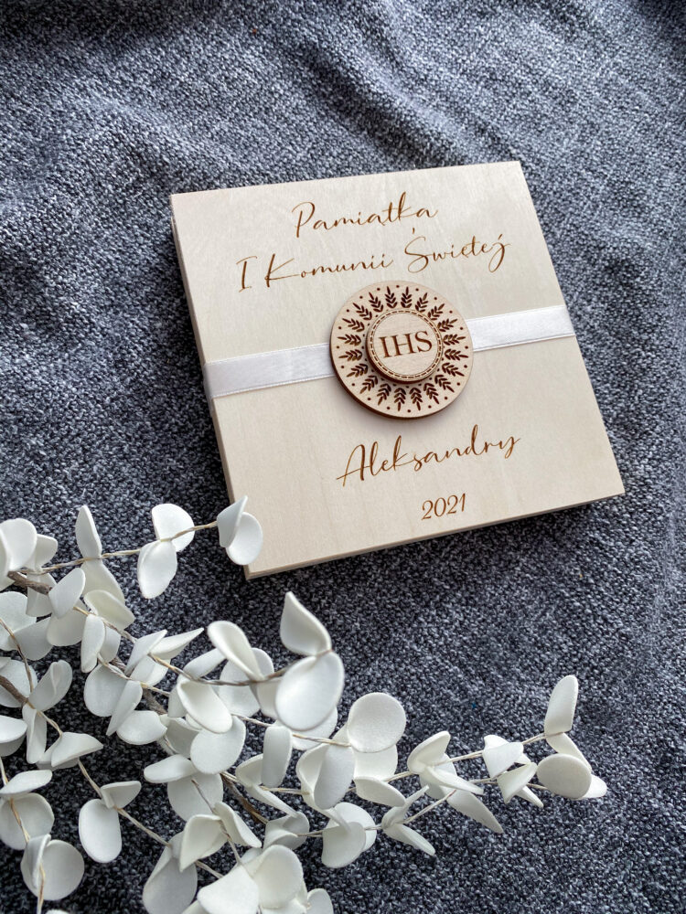 Pamiątka Pierwszej Komunii Świętej w pudełku
