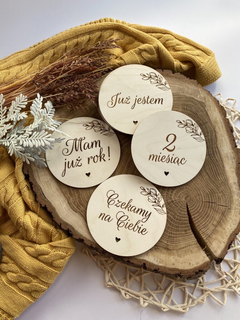 Tabliczki do zdjęć Listki + serduszka pierwszy rok życia dziecka - Zestaw