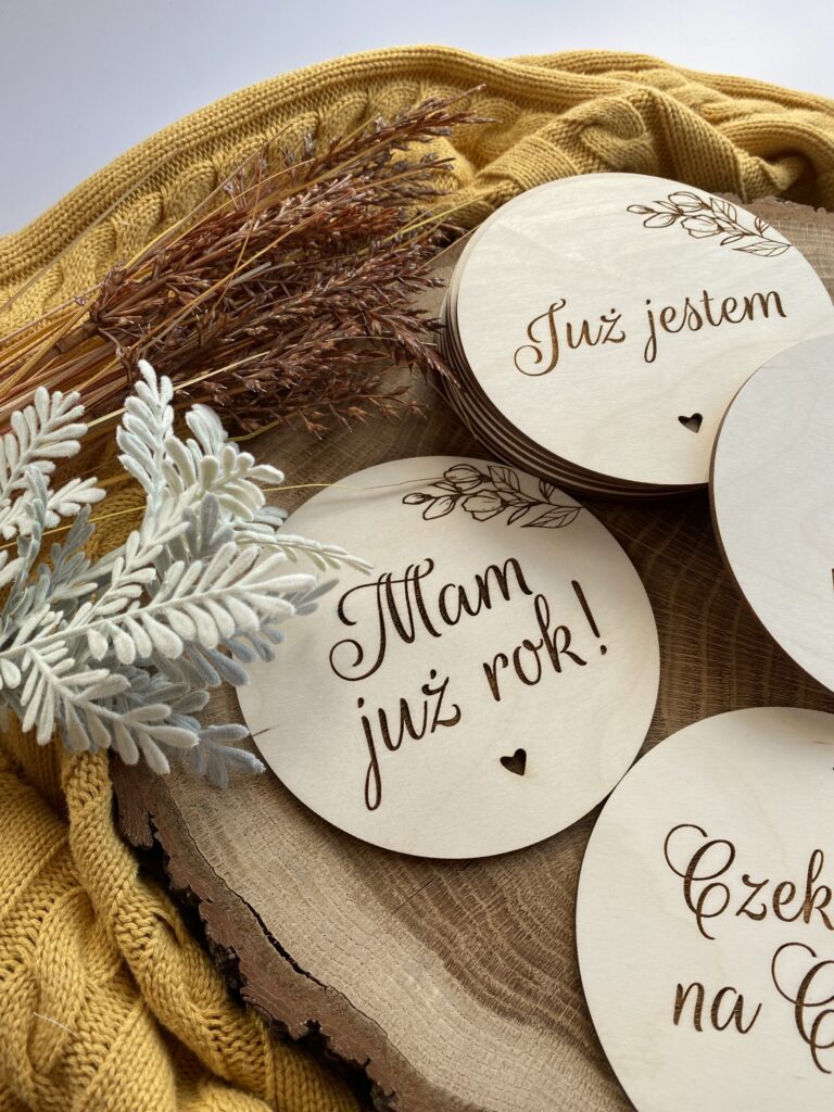 Tabliczki do zdjęć Listki + serduszka pierwszy rok życia dziecka - Pojedyncza tabliczka - obrazek 3