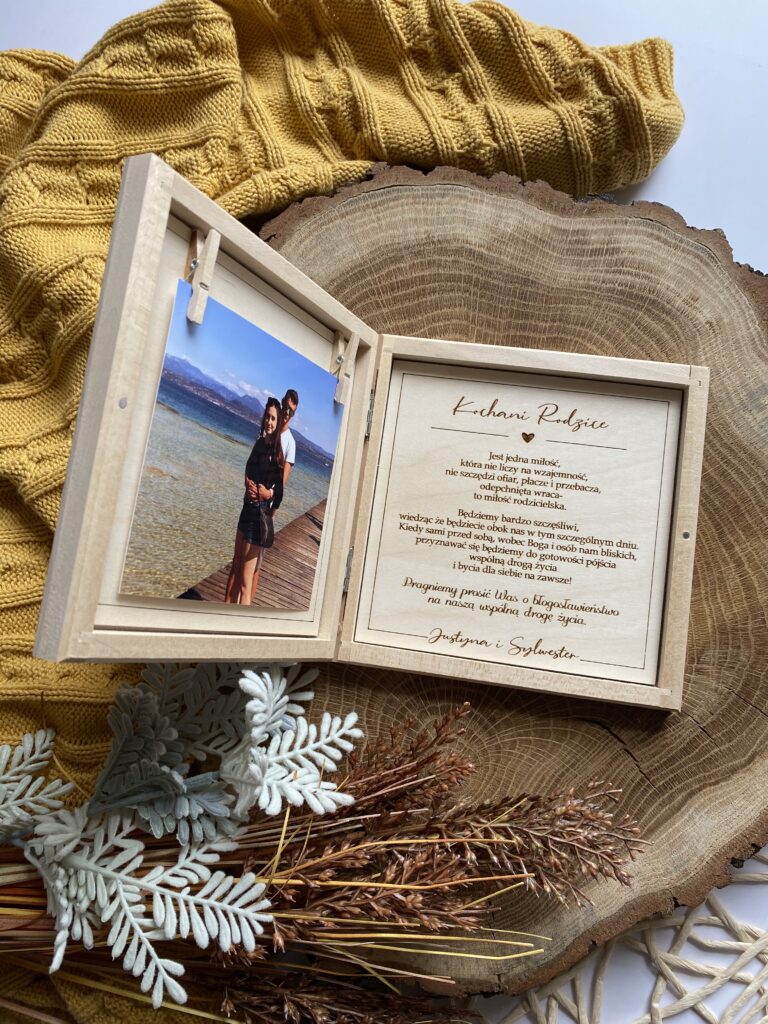 Pudełko z prośbą o błogosławieństwo kwadrat listki ze zdjęciem - obrazek 2