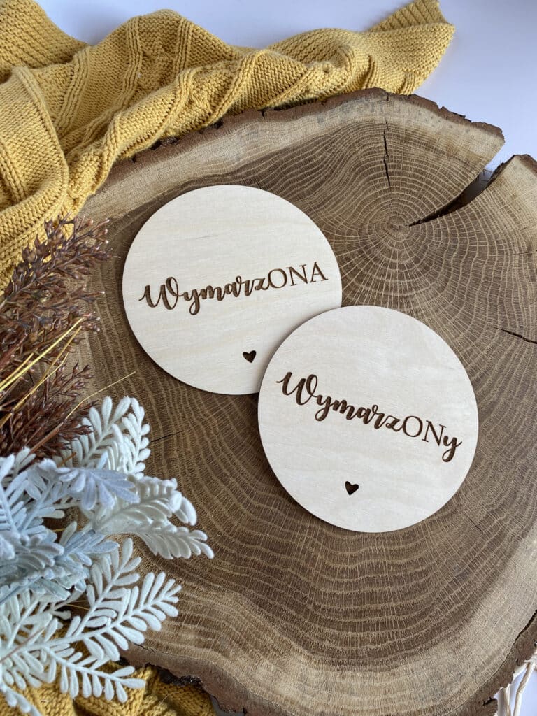 Drewniane tabliczki do zdjęć WymarzONA WymarzONy
