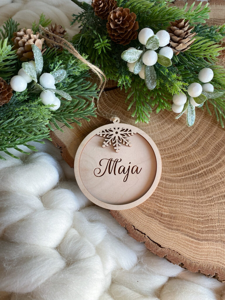 Drewniana bombka 3D śnieżynka z imieniem