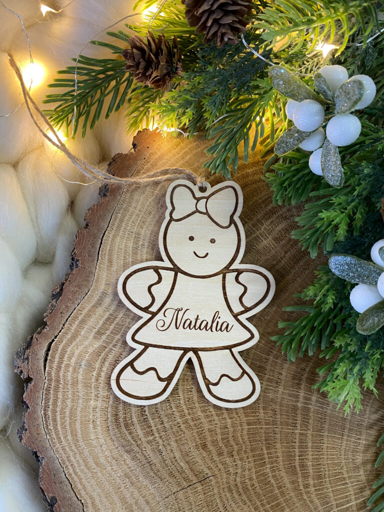 Drewniane dekoracje w kształcie ciasteczek z imieniem - obrazek 2