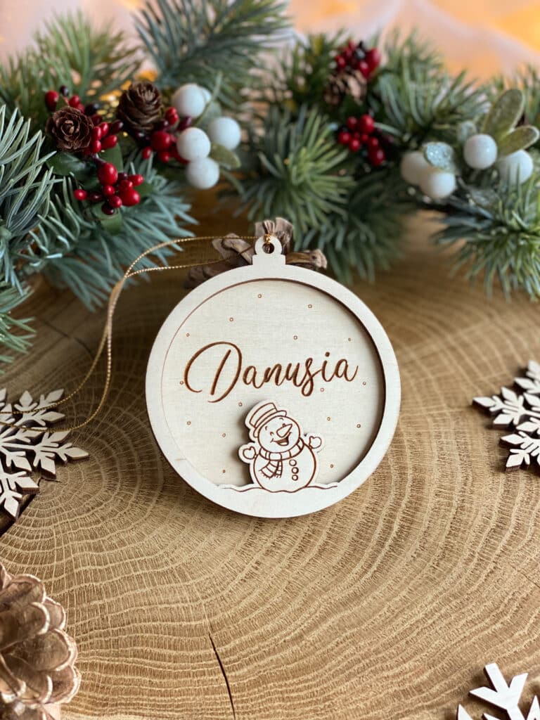 Świąteczna bombka drewniana z imieniem Bałwanek Boże Narodzenie