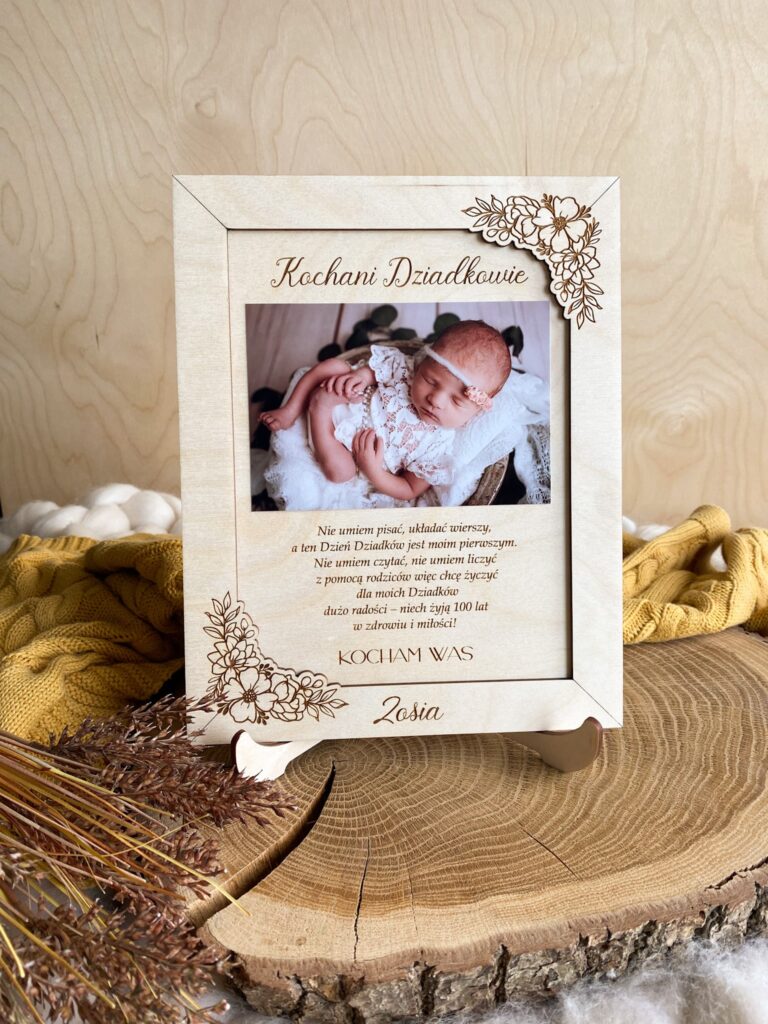 Ramka z życzeniami i zdjęciem na dzień babci i dziadka
