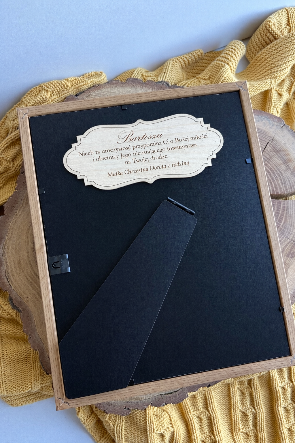 Pamiątka Pierwszej Komunii Świętej Ramka 3D złoty krzyż z życzeniami - obrazek 4