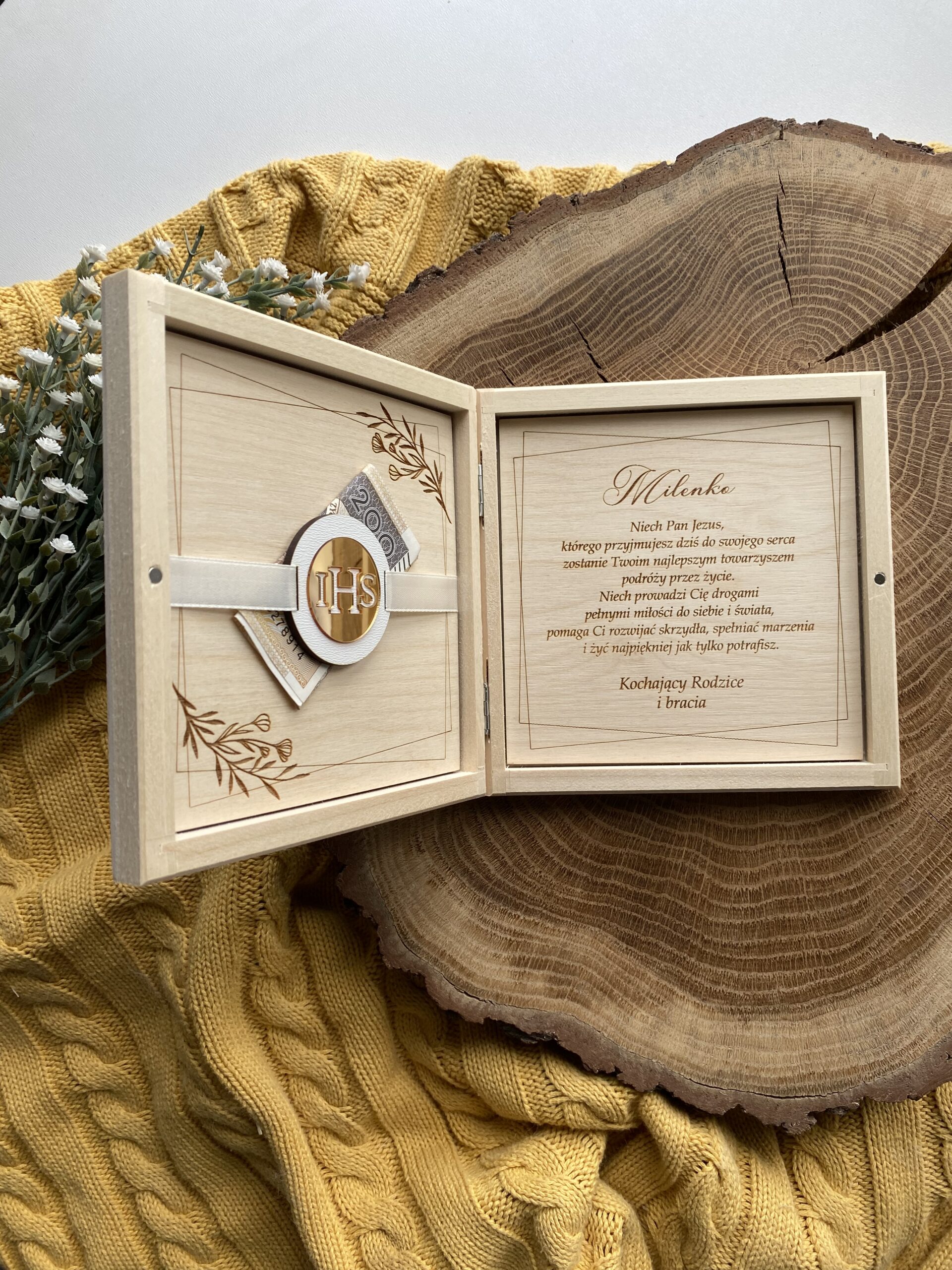 Pamiątka Pierwszej Komunii Świętej w pudełku listki - obrazek 2