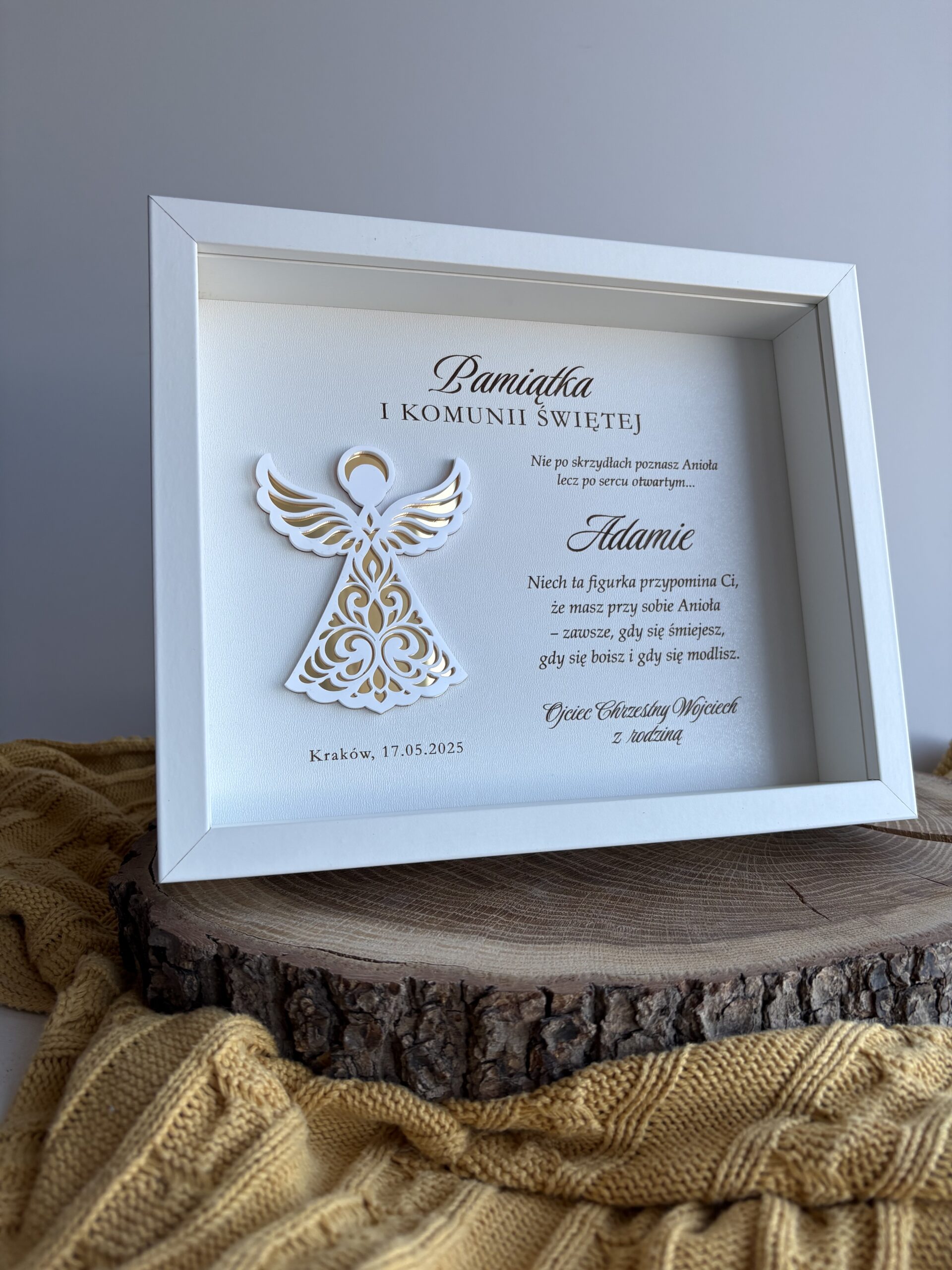 Pamiątka Pierwszej Komunii Świętej Ramka 3D złoty Anioł z życzeniami